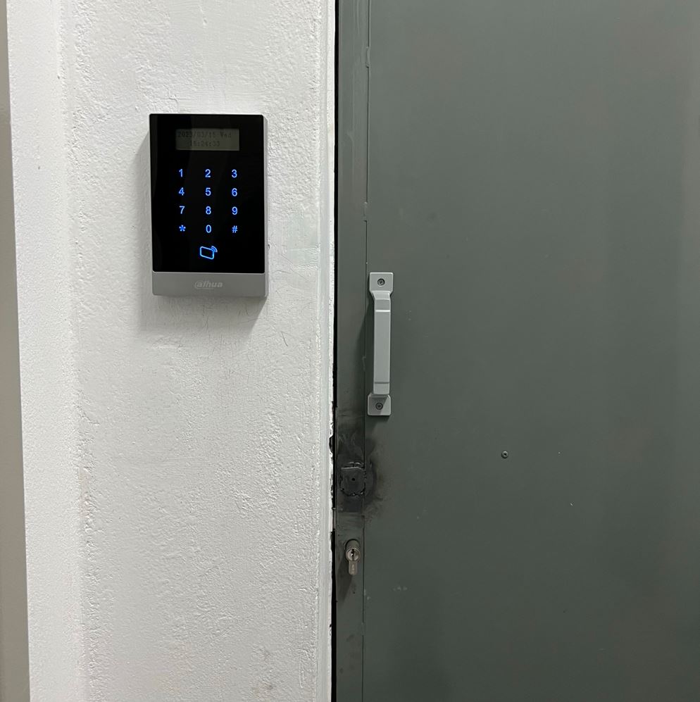 Πόρτα Γκαράζ Palatino Access control3